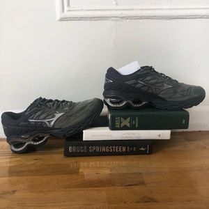 Brand New Mizuna Running Shoes